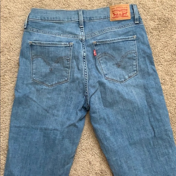 Levi high waisted mom jeans - Picture 2 of 3